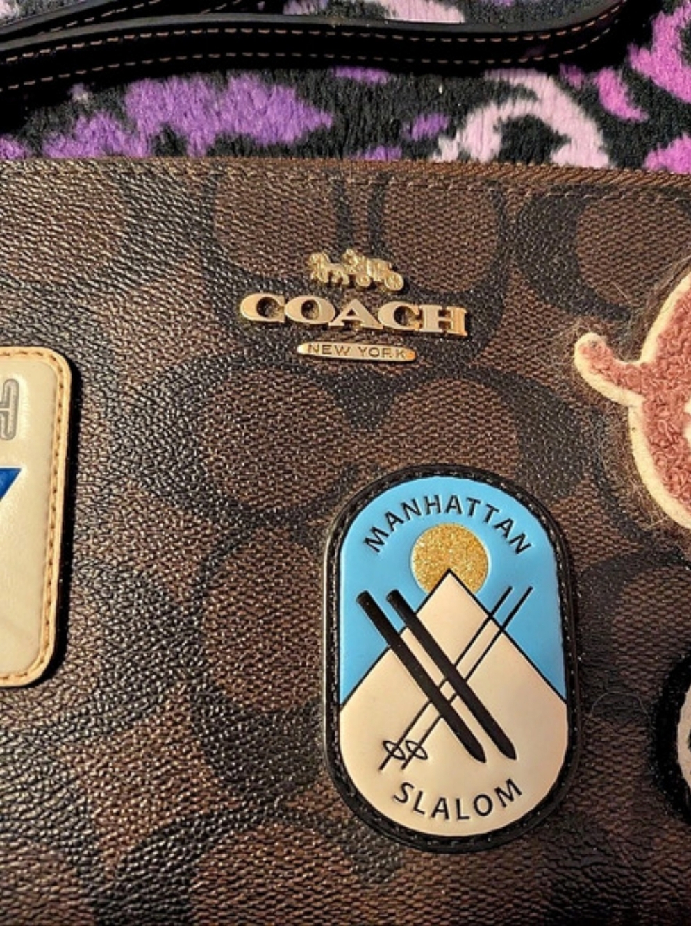 Coach Style #CF457 Large Corner Zip Wristlet In Signature Canvas W/ Ski Patches - Picture 6 of 12